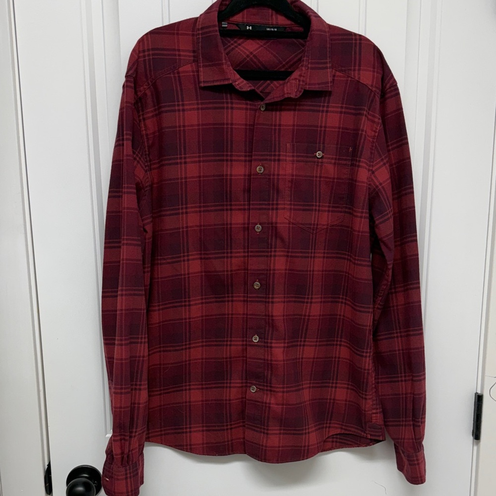 Under Armour Men's maroon Plaid Button-Up Shirt size large